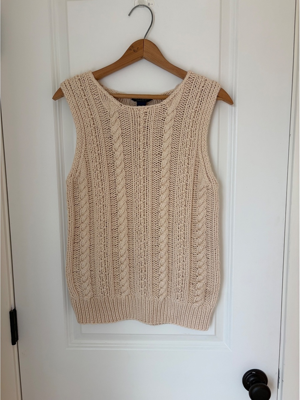 100% Cotton Cable Knit Sweater Vest 🤍
